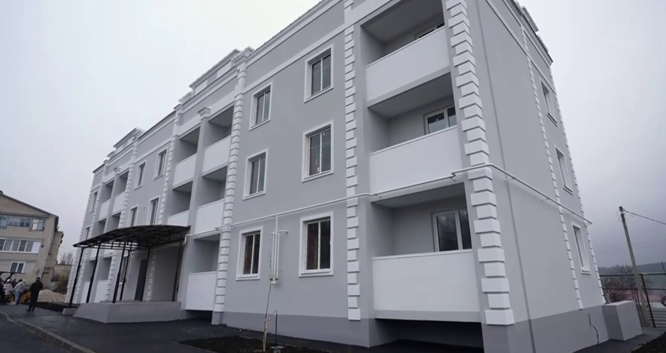 В Балтае при поддержке Володина построили дом для врачей В Балтае при поддержке Володина построили дом для врачей